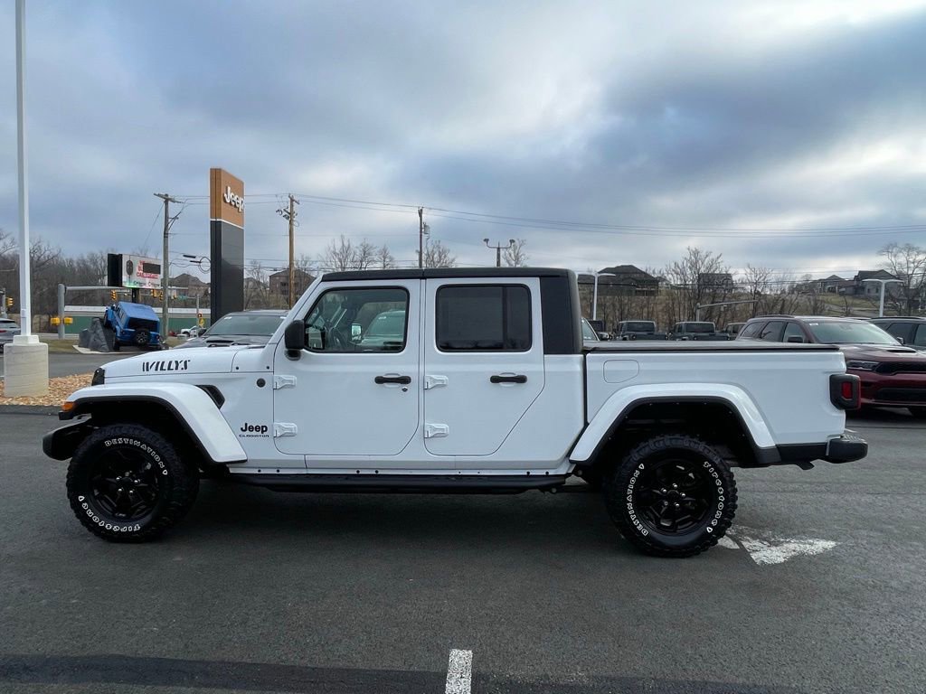Used 2022 Jeep Gladiator Sport AWD/4WD image 6