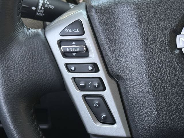 Used 2024 Nissan Titan SV w/ SV Convenience Package RWD image 14