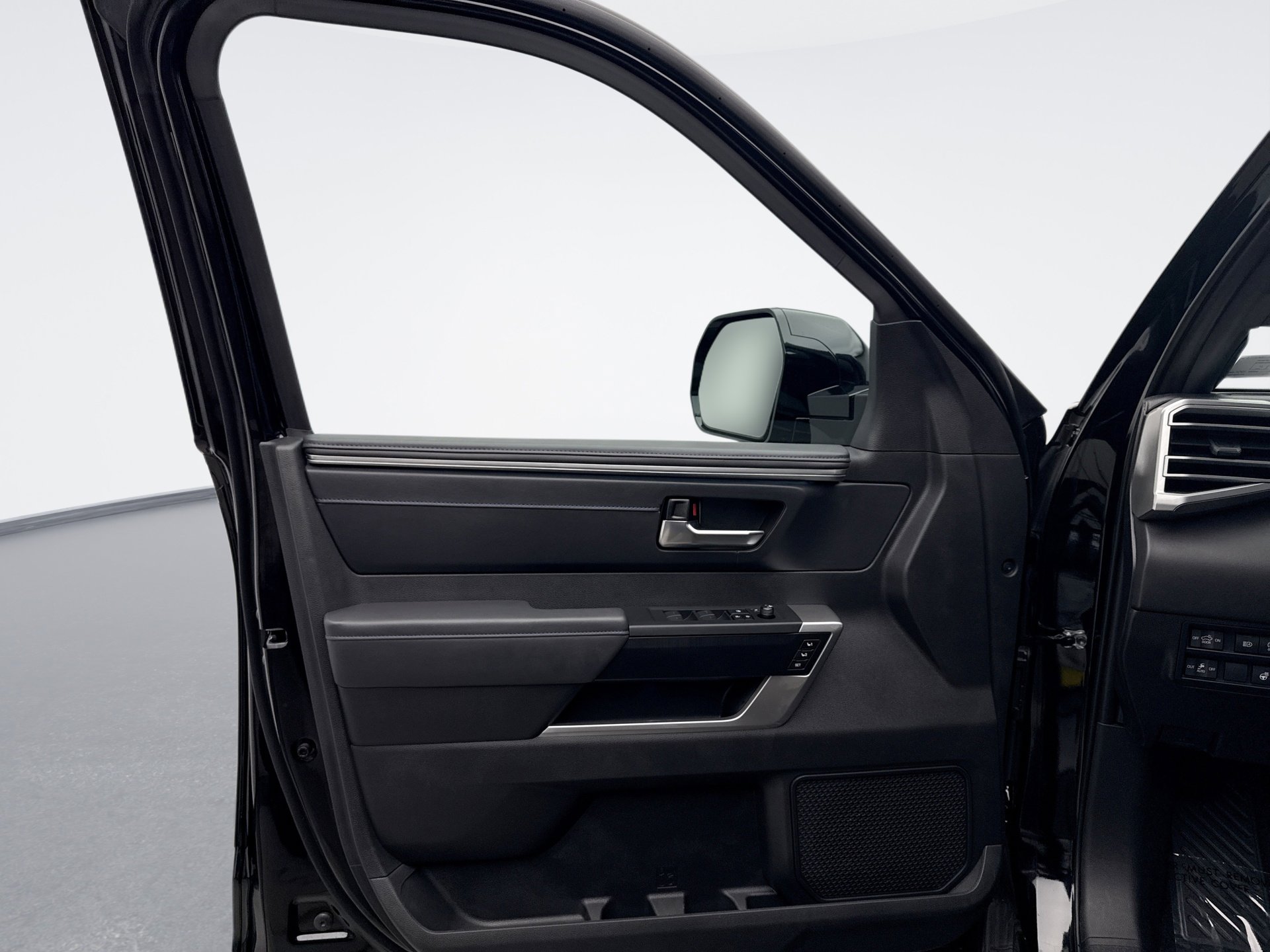 Used 2025 Toyota Tundra Platinum AWD/4WD image 9