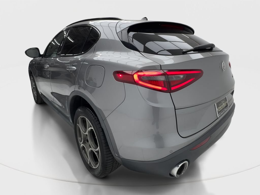 Used 2021 Alfa Romeo Stelvio Sprint w/ Nero Edizione RWD image 10