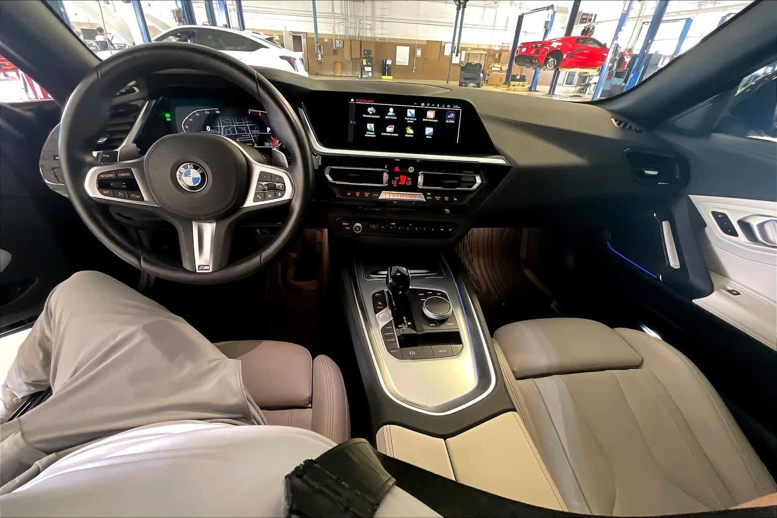 Certified 2023 BMW Z4 M40i w/ Convenience Package RWD image 13