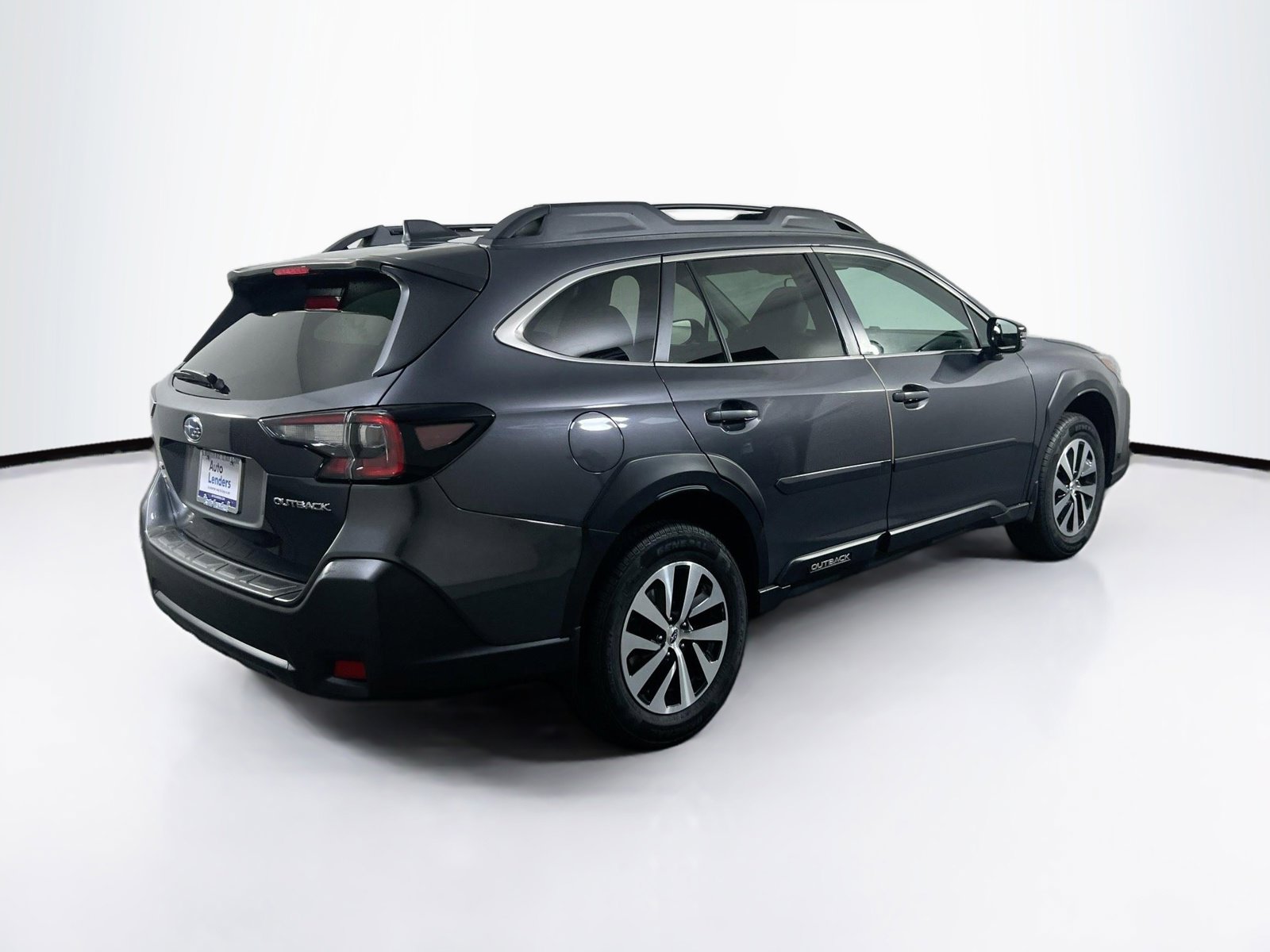 Used 2023 Subaru Outback Premium image 5