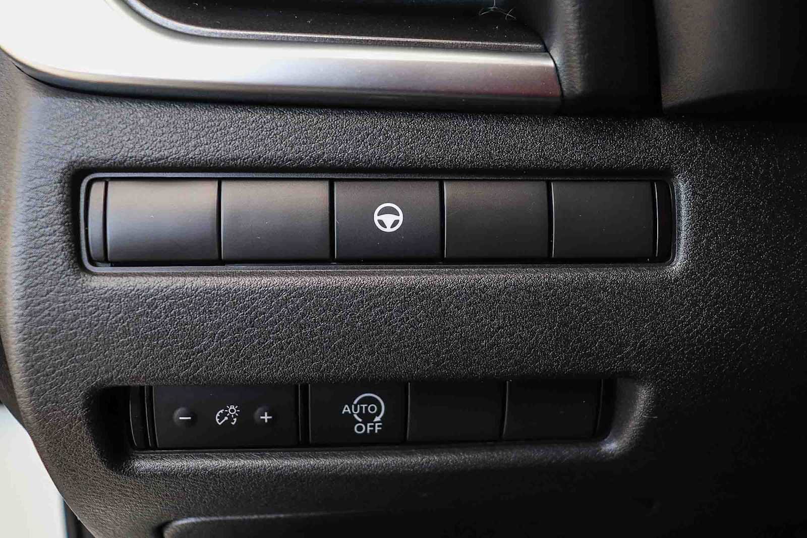 Used 2023 Nissan Rogue SV image 23