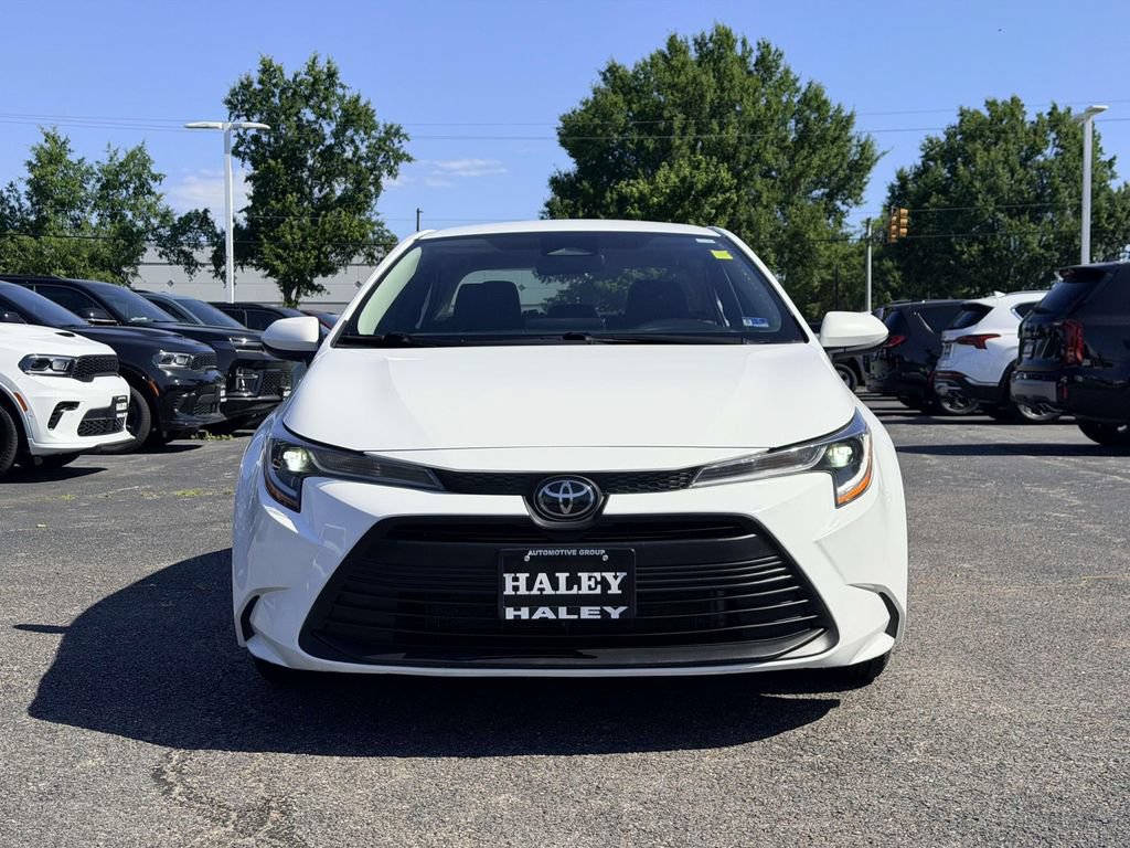 Used 2023 Toyota Corolla LE FWD image 6
