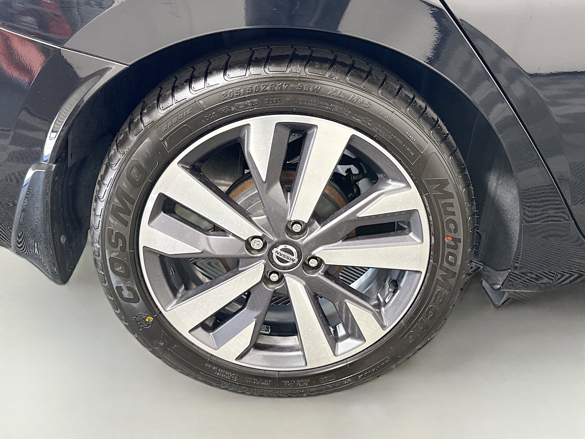 Used 2020 Nissan Versa SR image 33