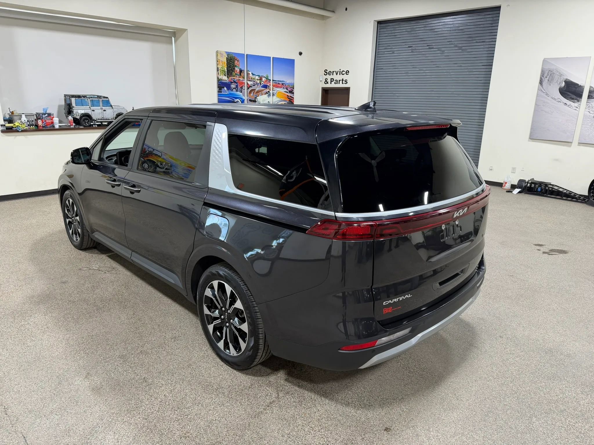 Used 2023 Kia Carnival EX FWD image 13