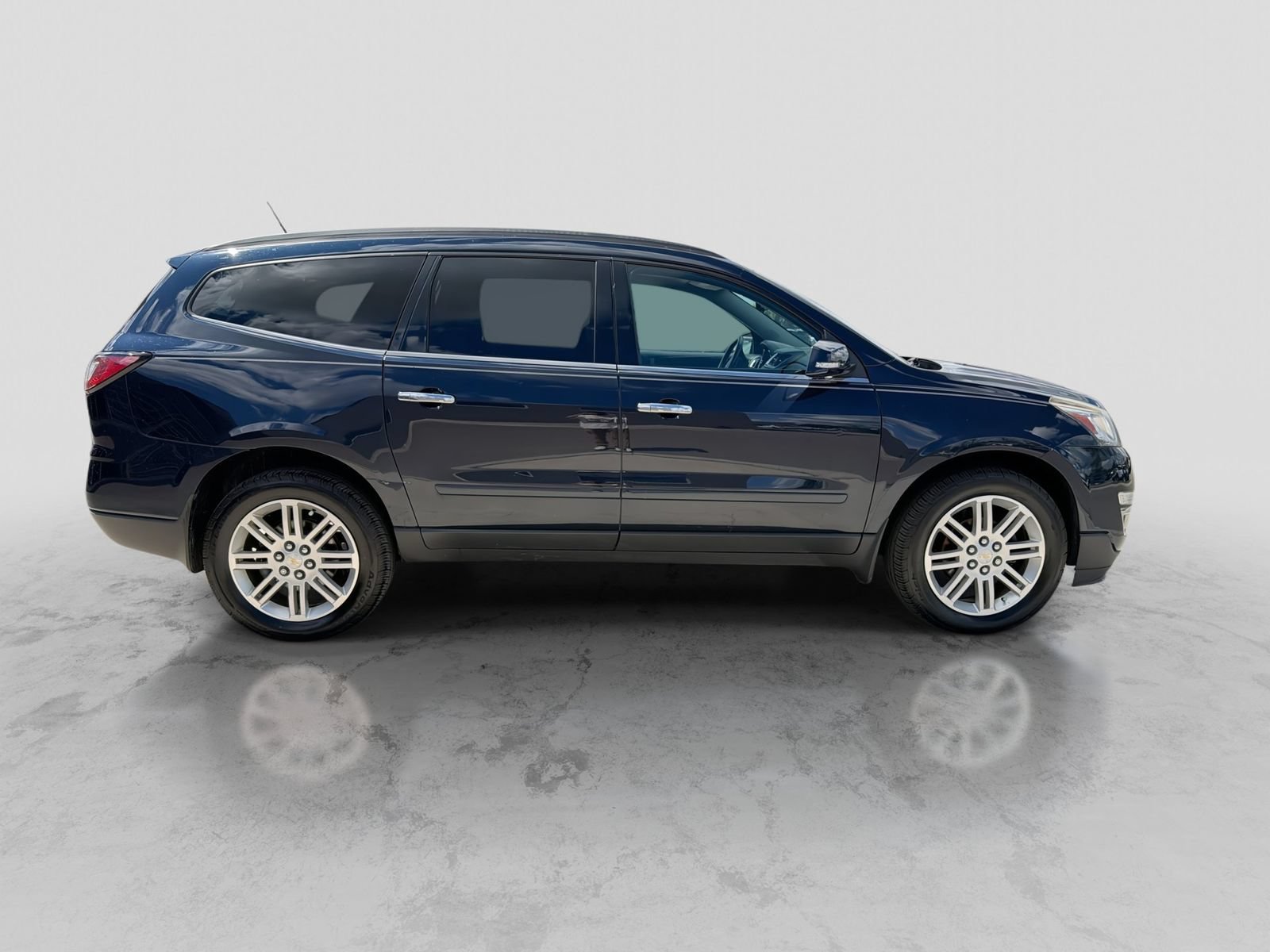 Used 2015 Chevrolet Traverse LT w/ Traveler's Package FWD image 9