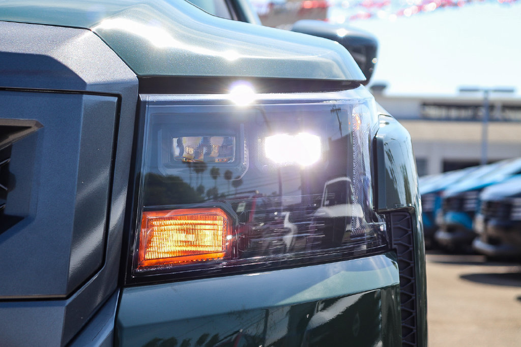 New 2027 Nissan Frontier SV w/ Tow Package RWD image 4