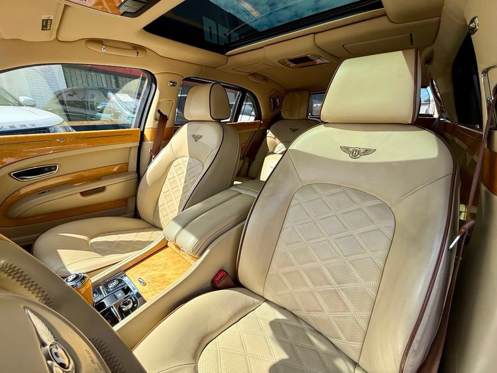 Used 2016 Bentley Mulsanne RWD image 18