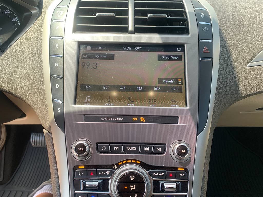 Used 2019 Lincoln MKZ Premiere FWD image 13