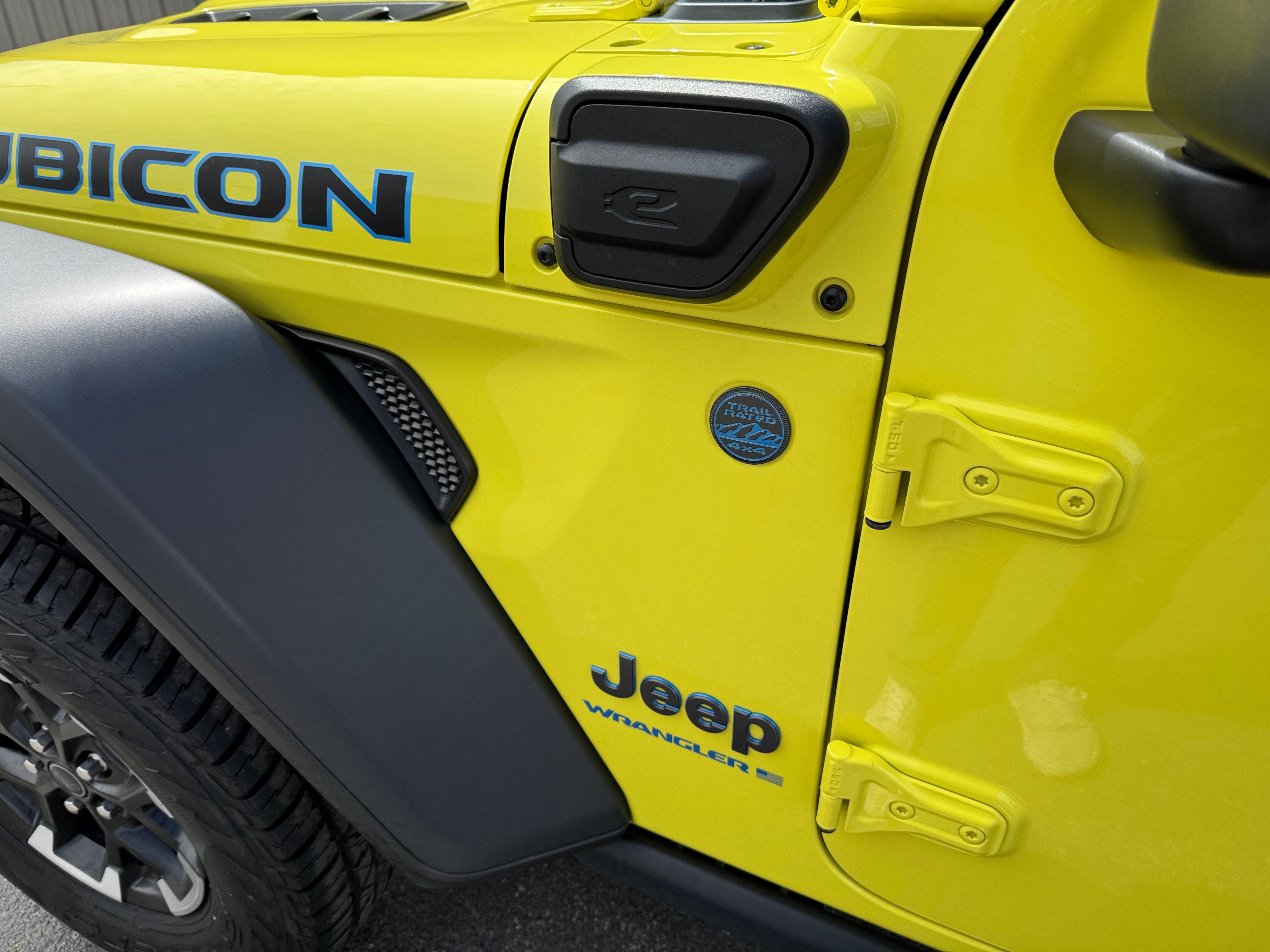 Used 2024 Jeep Wrangler Unlimited Rubicon 4xe AWD/4WD image 7