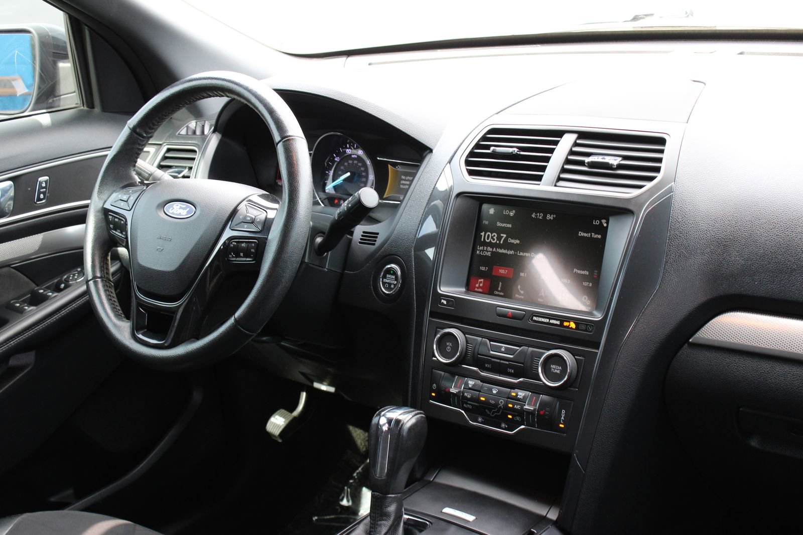 Used 2018 Ford Explorer XLT w/ Equipment Group 202A image 25