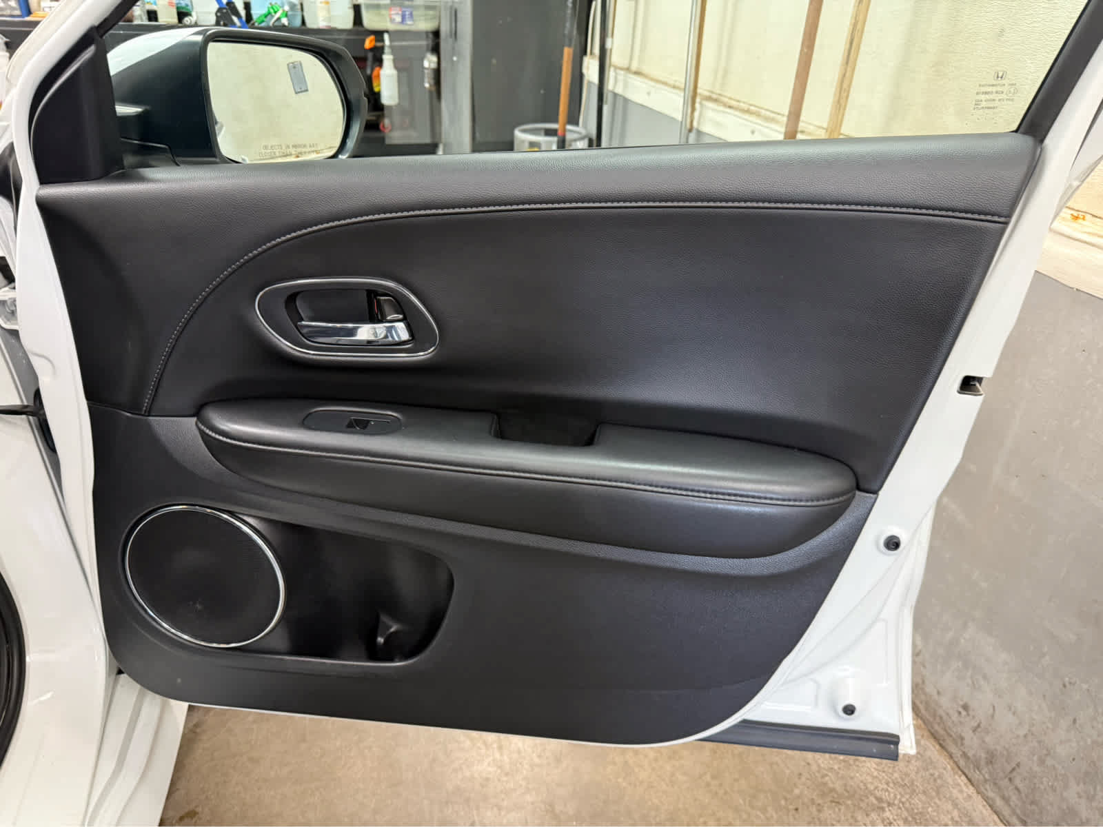 Used 2020 Honda HR-V Touring image 31