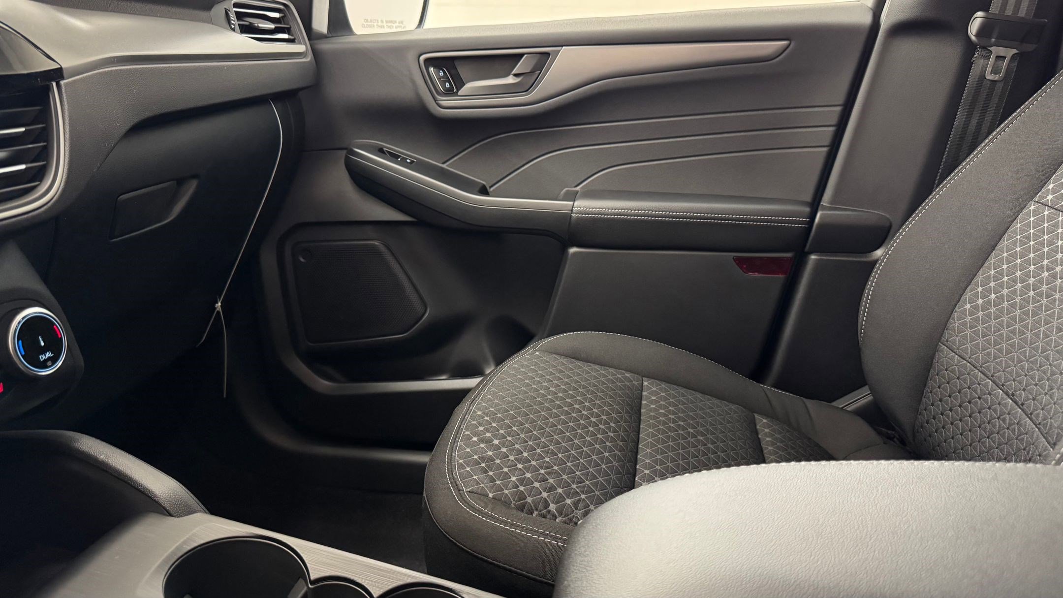 New 2026 Ford Escape Active w/ Cold Weather Package FWD image 34
