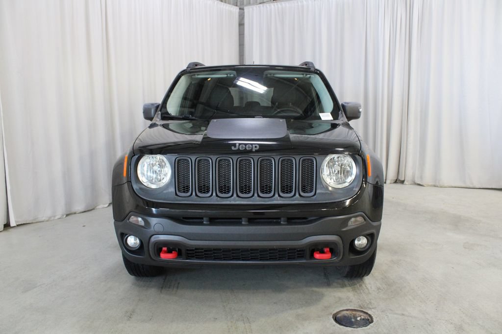 Used 2016 Jeep Renegade Trailhawk w/ Premium Trailhawk Package AWD/4WD image 35