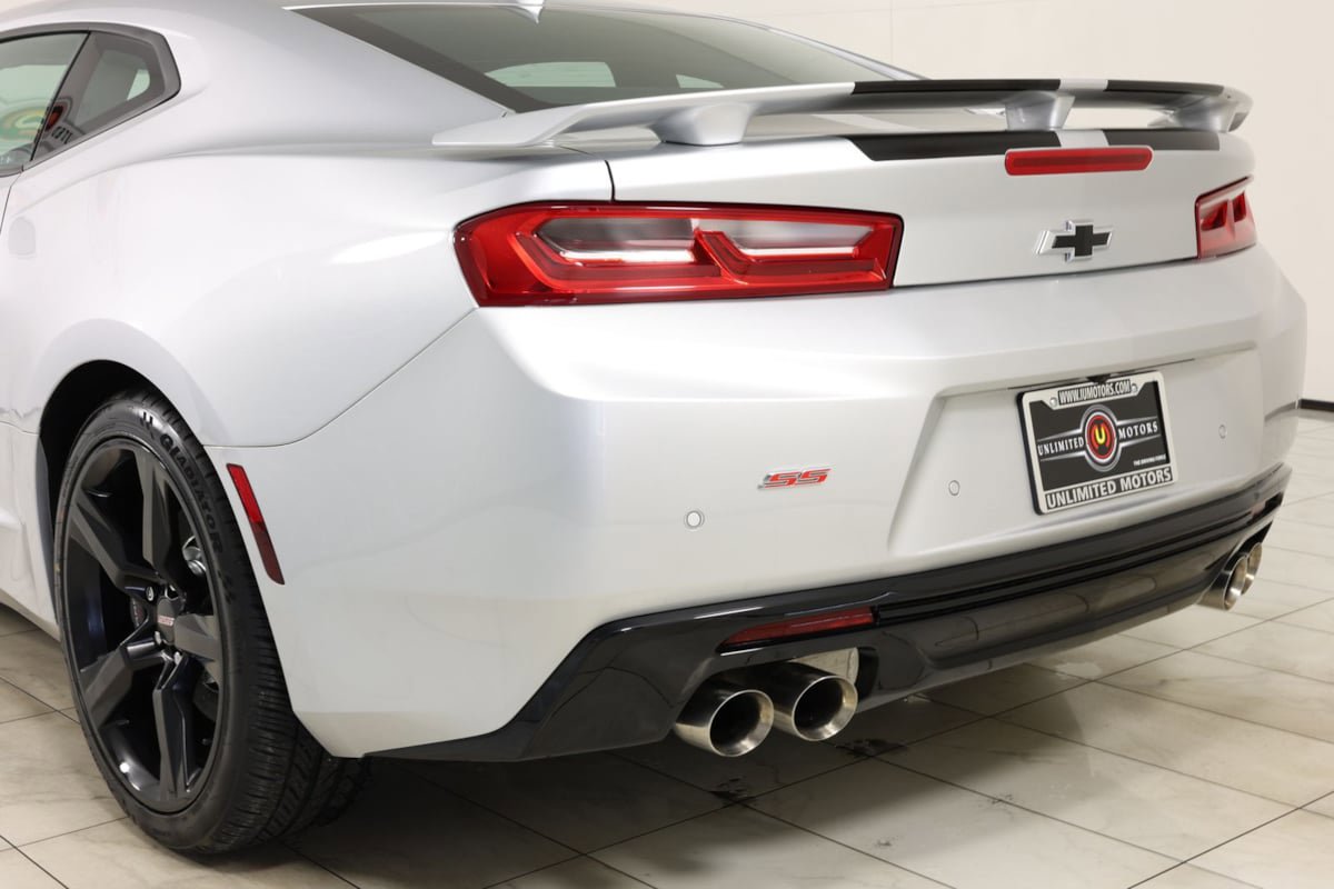 Used 2018 Chevrolet Camaro SS RWD image 44