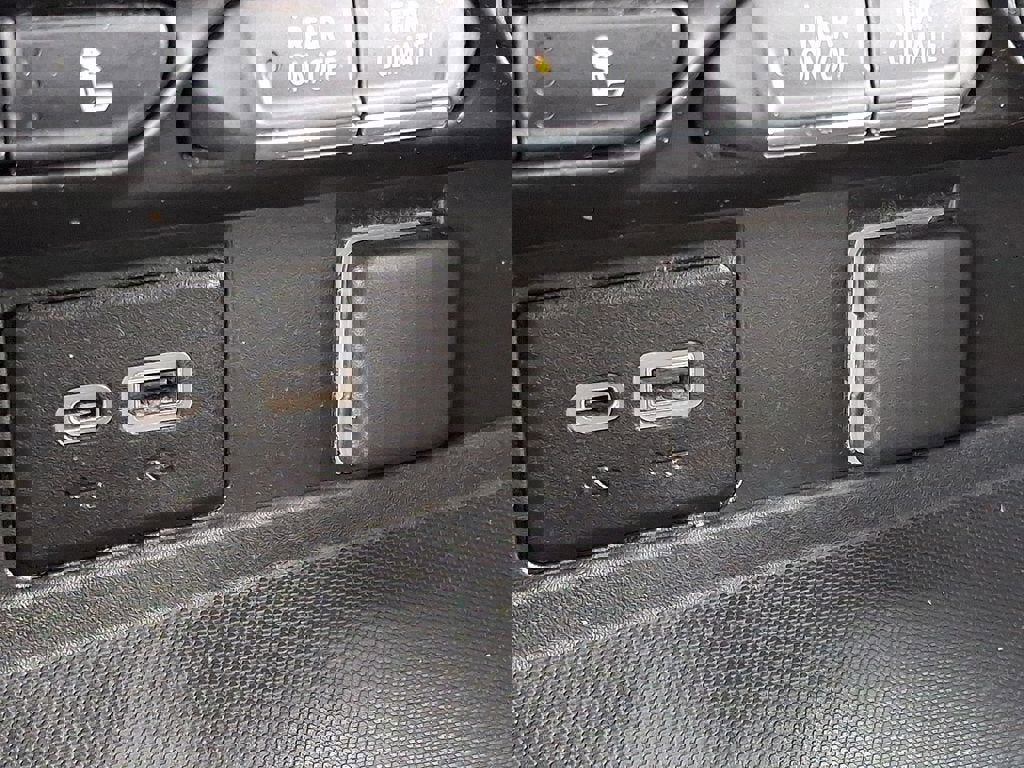 Used 2022 Chevrolet Suburban LT AWD/4WD image 24