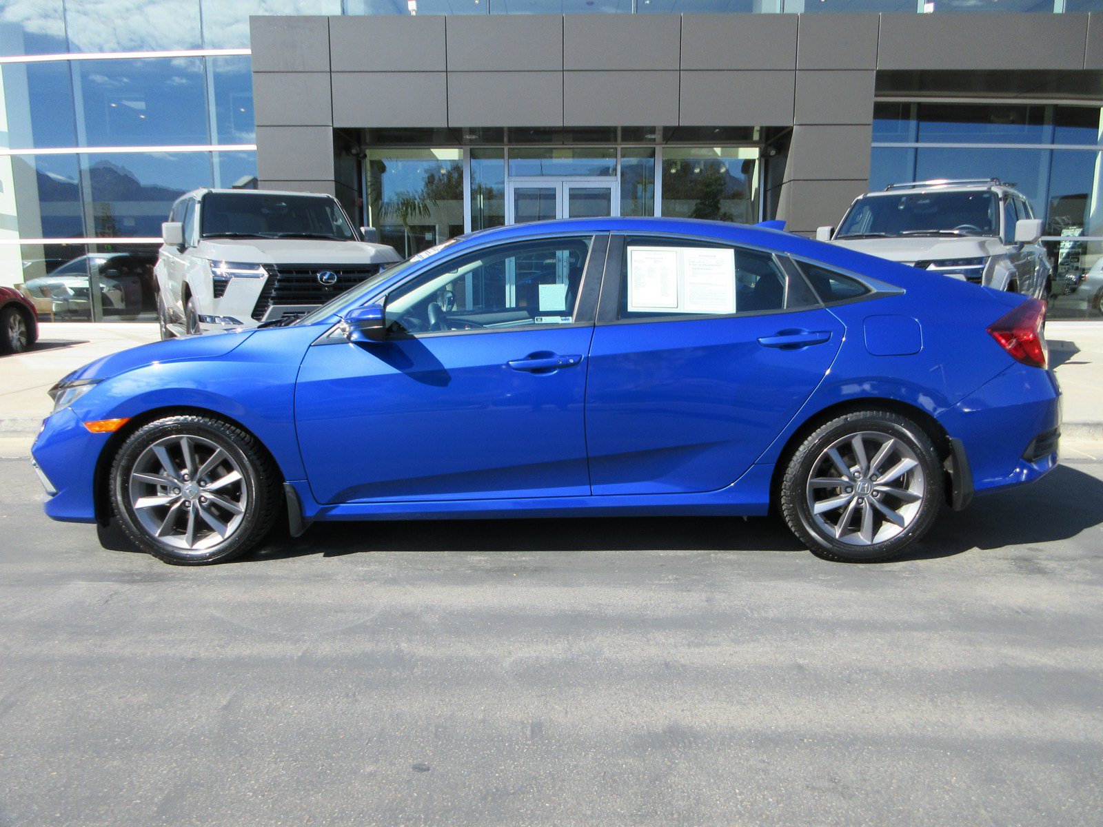 Used 2019 Honda Civic EX image 3