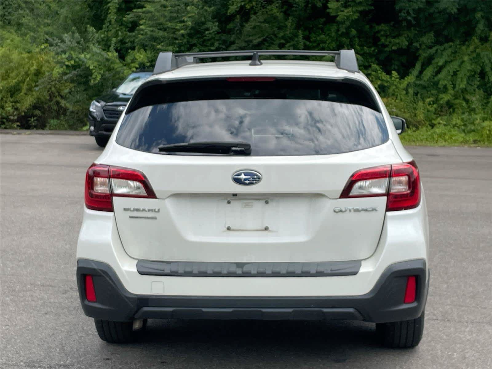 Used 2019 Subaru Outback 2.5i Premium w/ Popular Package #2 AWD/4WD image 4
