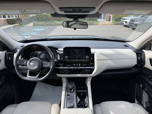 Used 2022 Nissan Pathfinder SV w/ SV Premium Package AWD/4WD image 35