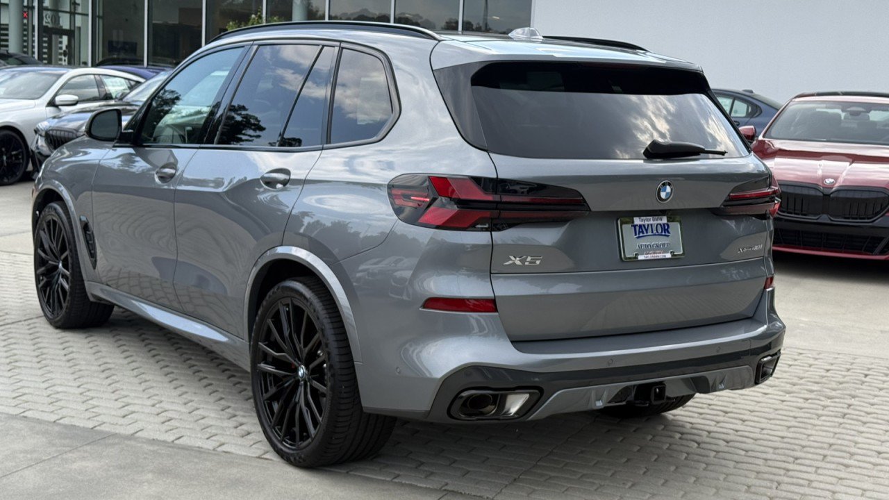 Used 2026 BMW X5 xDrive40i w/ M Sport Package AWD/4WD image 4
