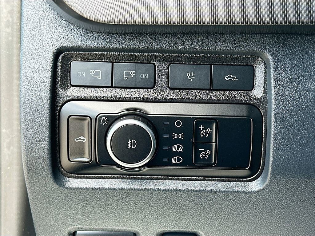 Used 2024 Ford F350 Platinum image 10