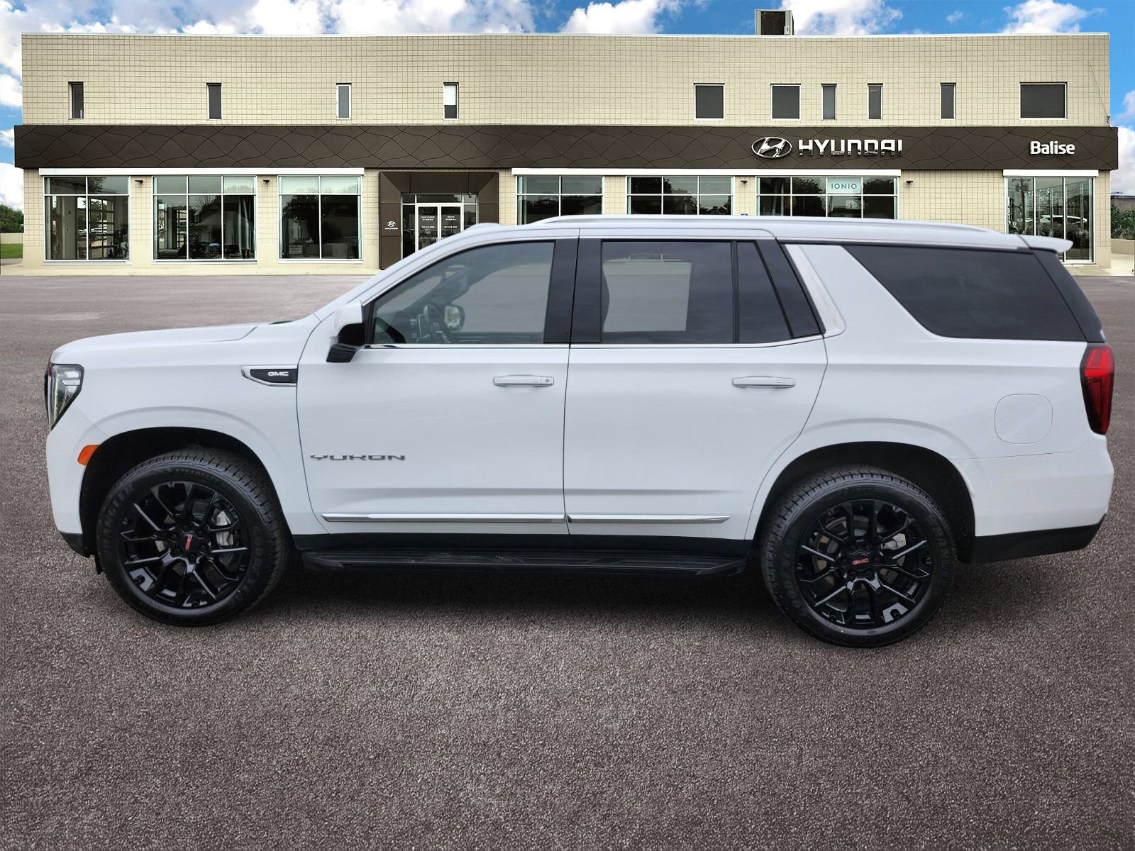 Used 2023 GMC Yukon SLT image 6