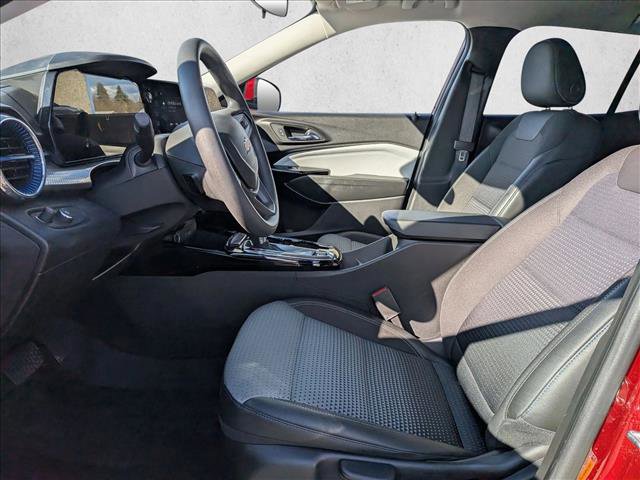 Used 2025 Chevrolet Trax LT image 20