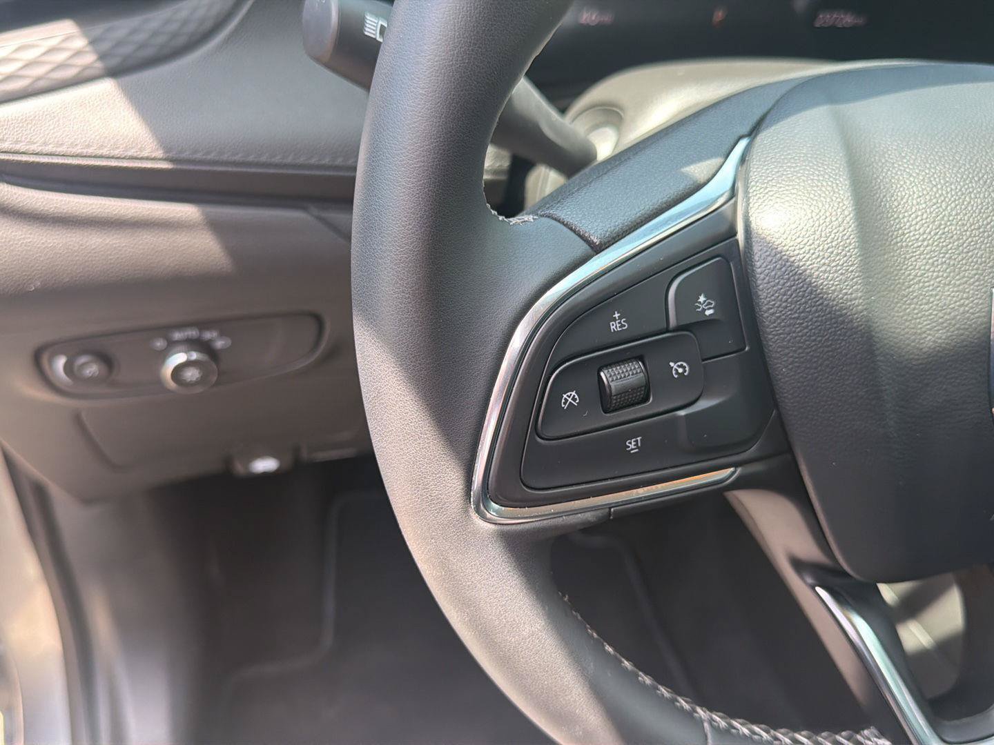 Used 2024 Buick Encore GX Preferred AWD/4WD image 19