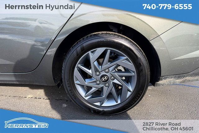 Used 2024 Hyundai Elantra SEL image 24