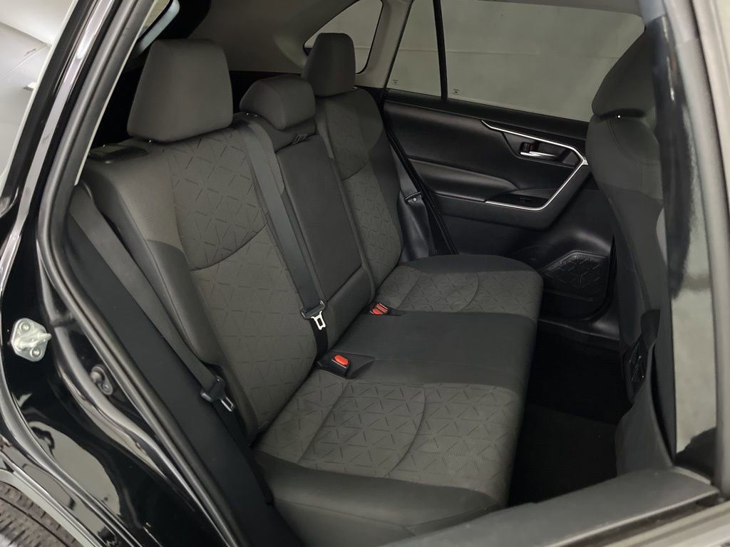 Used 2021 Toyota RAV4 XLE image 21