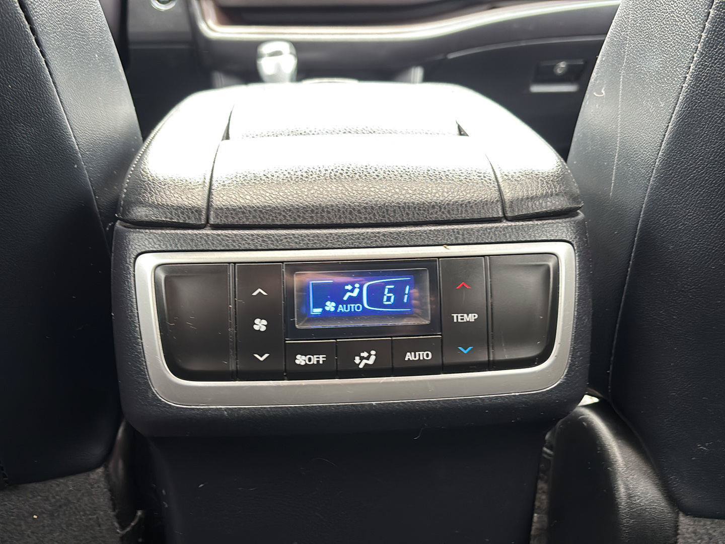 Used 2016 Toyota Highlander XLE AWD/4WD image 18