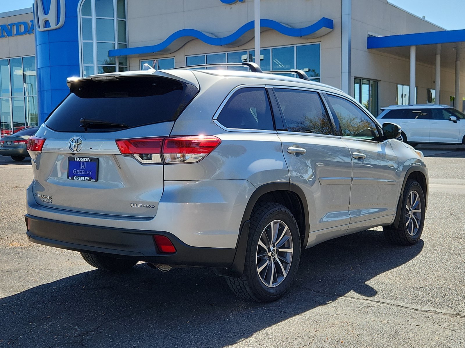 Used 2018 Toyota Highlander XLE AWD/4WD image 5