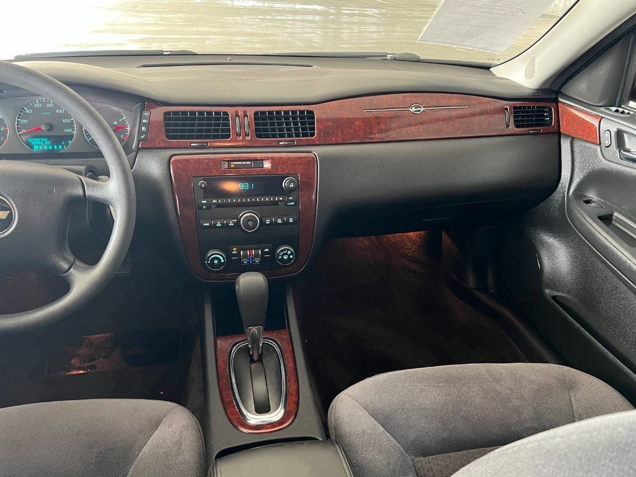 Used 2009 Chevrolet Impala LT FWD image 10