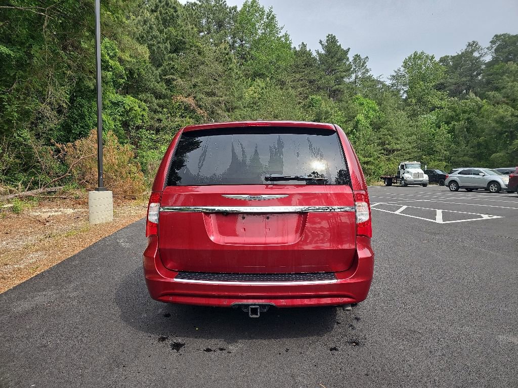 Used 2016 Chrysler Town & Country Touring-L FWD image 6