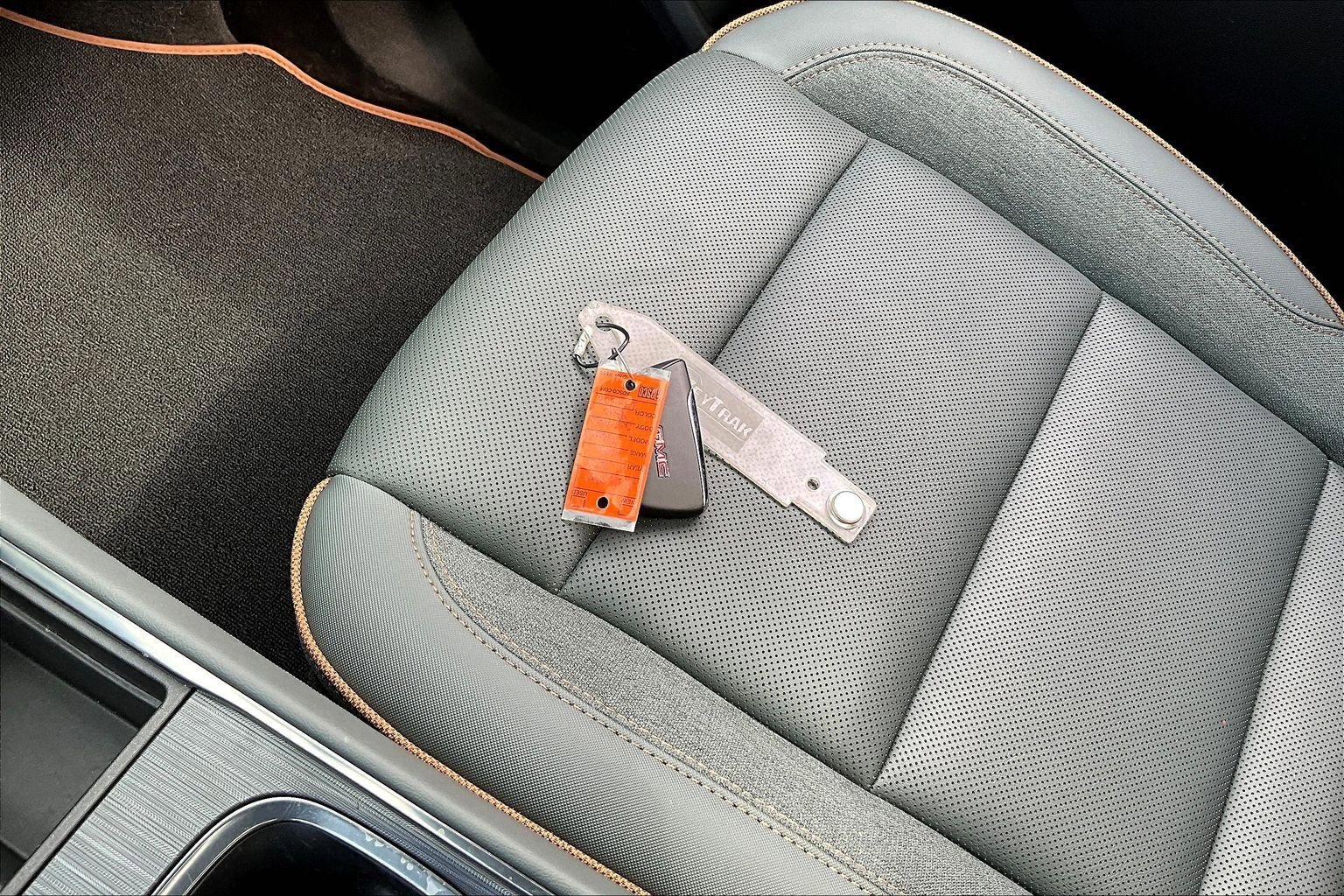 Used 2025 GMC Acadia AT4 w/ Luxury Package image 36