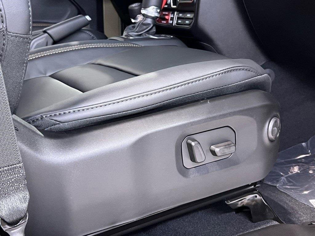 New 2025 Jeep Wrangler Rubicon 392 image 7