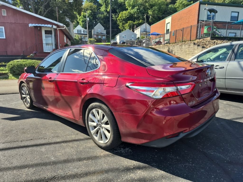 Used 2018 Toyota Camry LE w/ Convenience Package FWD image 5