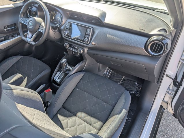 Used 2018 Nissan Kicks SV FWD image 19