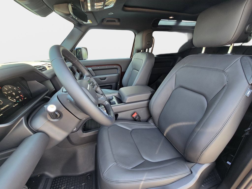 New 2026 Land Rover Defender 90 X-Dynamic SE AWD/4WD image 14