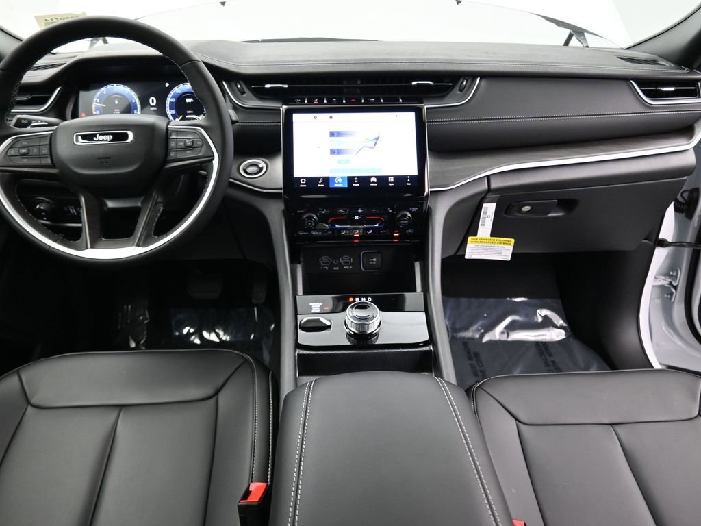 New 2025 Jeep Grand Cherokee Limited image 32