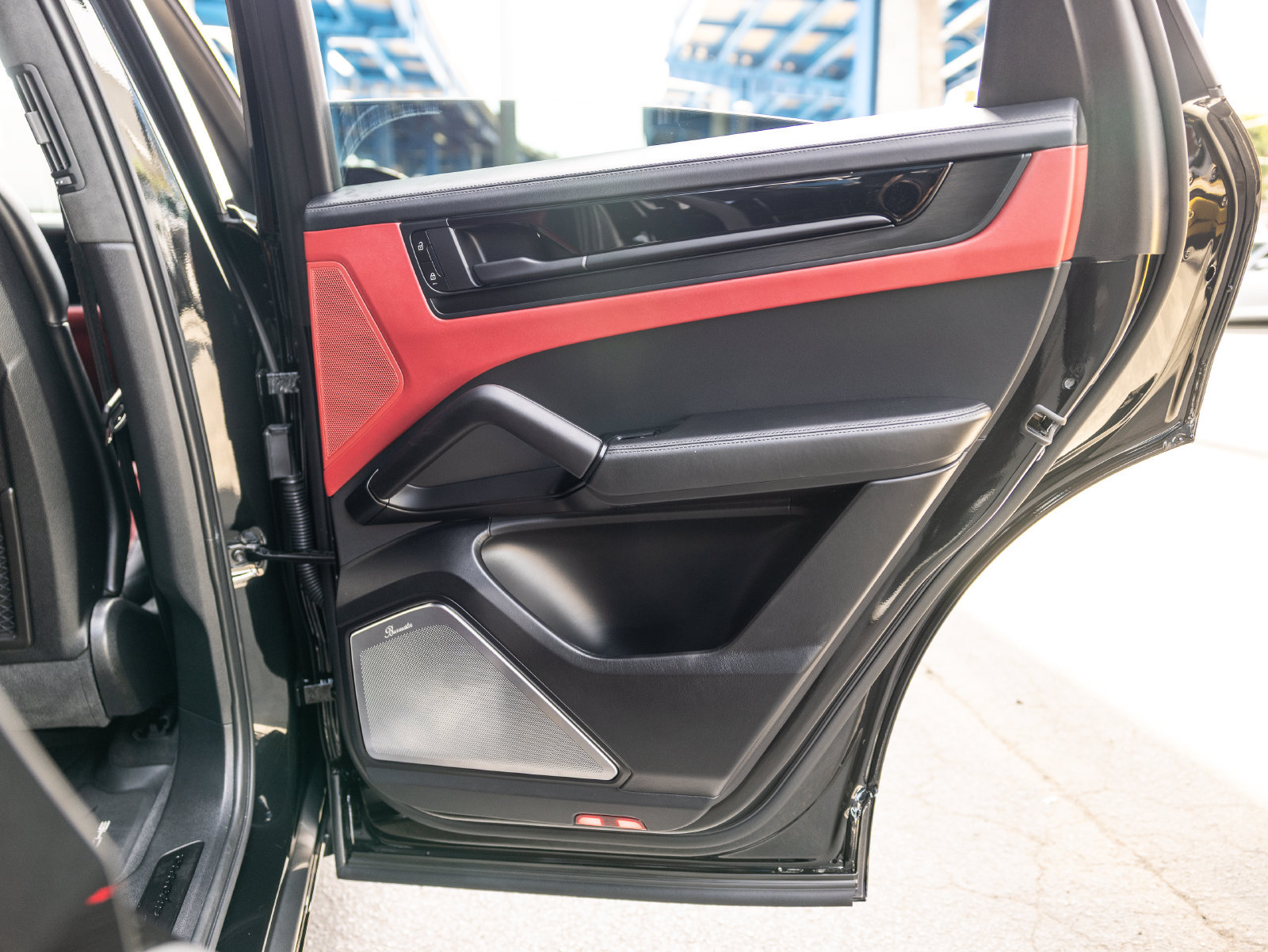Certified 2025 Porsche Cayenne GTS AWD/4WD image 49