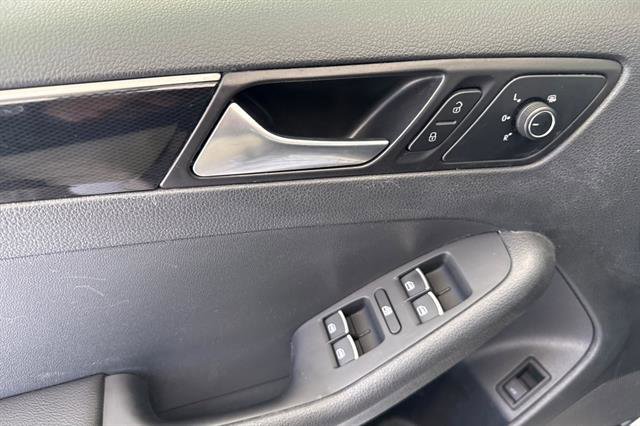 Used 2017 Volkswagen Jetta SEL FWD image 10