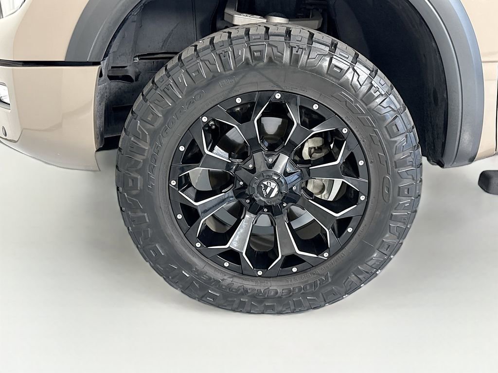 Used 2023 Nissan Titan PRO-4X w/ Pro-4x Convenience Package AWD/4WD image 30