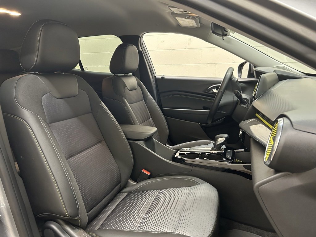 Used 2025 Chevrolet Trax LT w/ Driver Confidence Package image 10