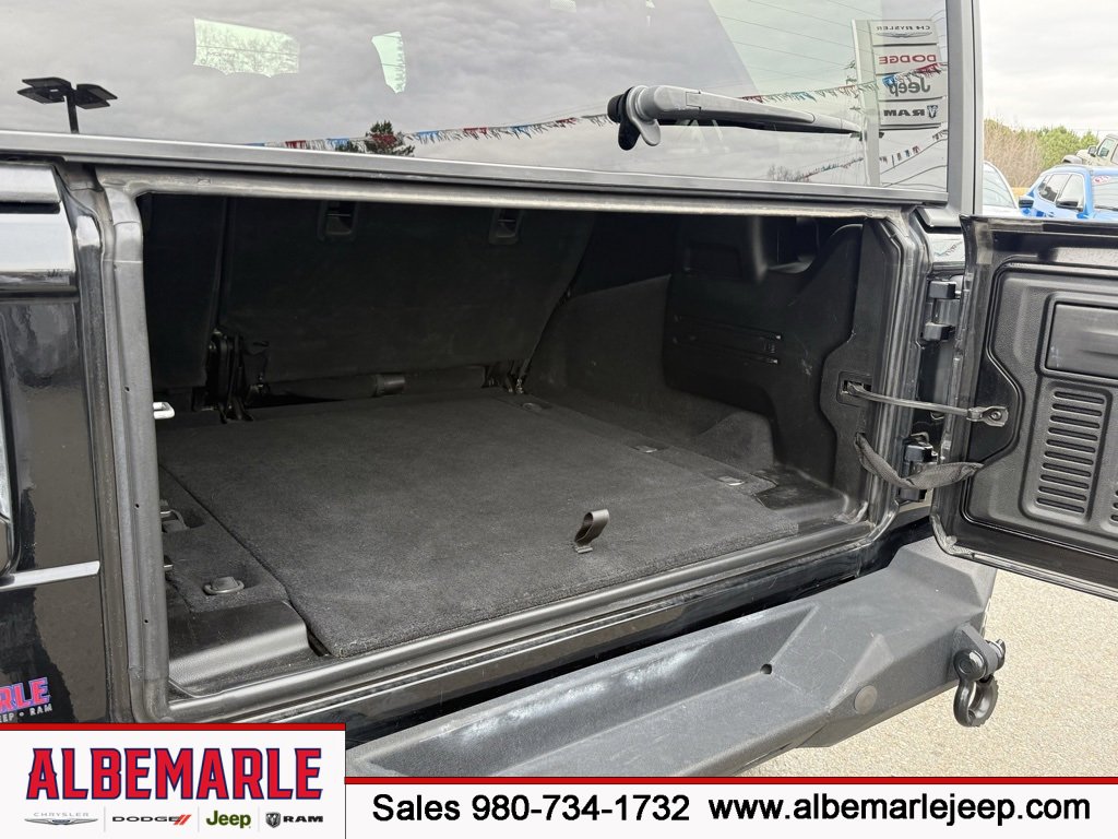 Used 2019 Jeep Wrangler Unlimited Sahara w/ Cold Weather Group image 5