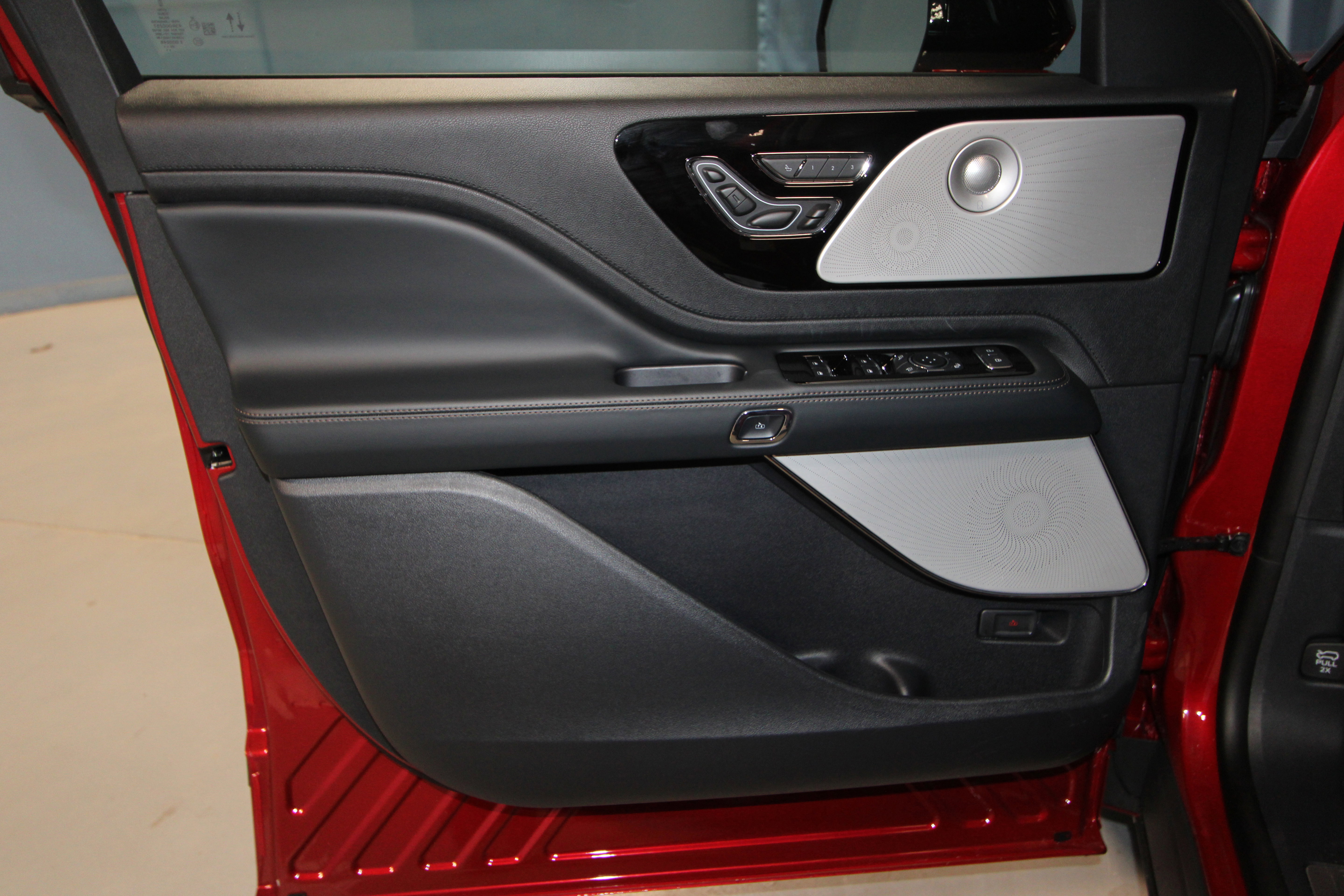 New 2026 Lincoln Aviator Reserve image 4