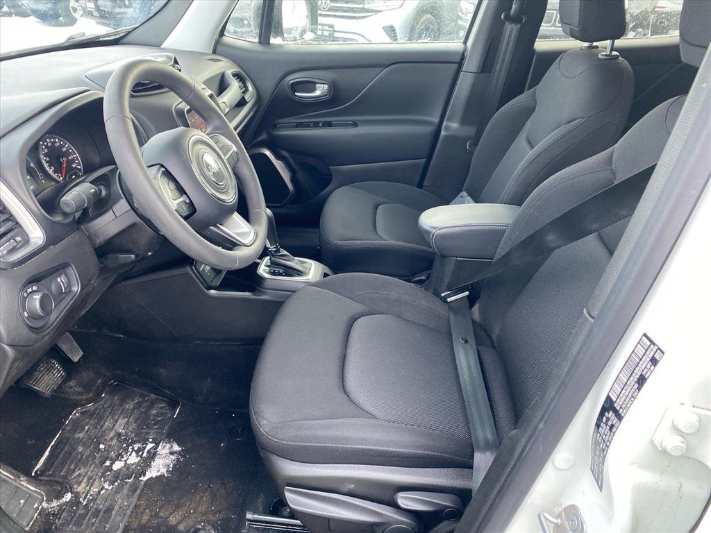 Used 2023 Jeep Renegade Latitude AWD/4WD image 9