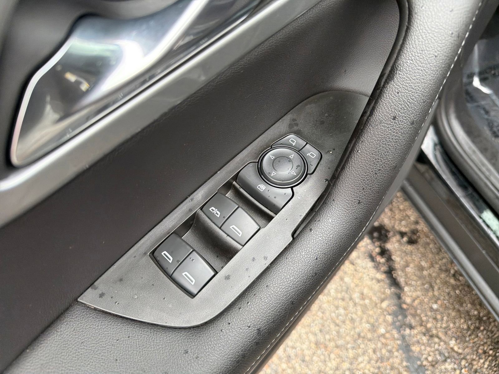 Used 2020 Chevrolet Blazer LT w/ LPO, Floor Liner Package FWD image 12