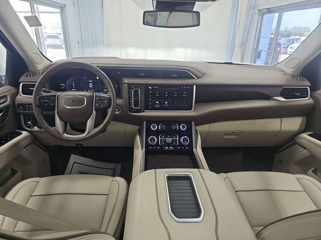 Used 2023 GMC Yukon XL Denali AWD/4WD image 12